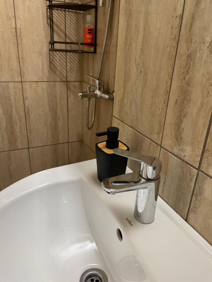 Central Studio Lcs Hunedoara Exteriör bild