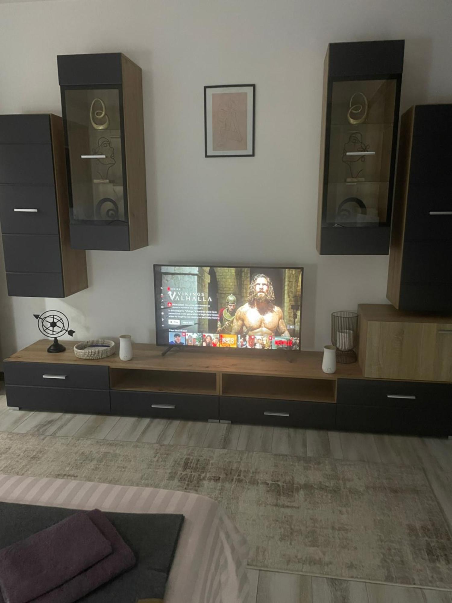 Central Studio Lcs Hunedoara Exteriör bild