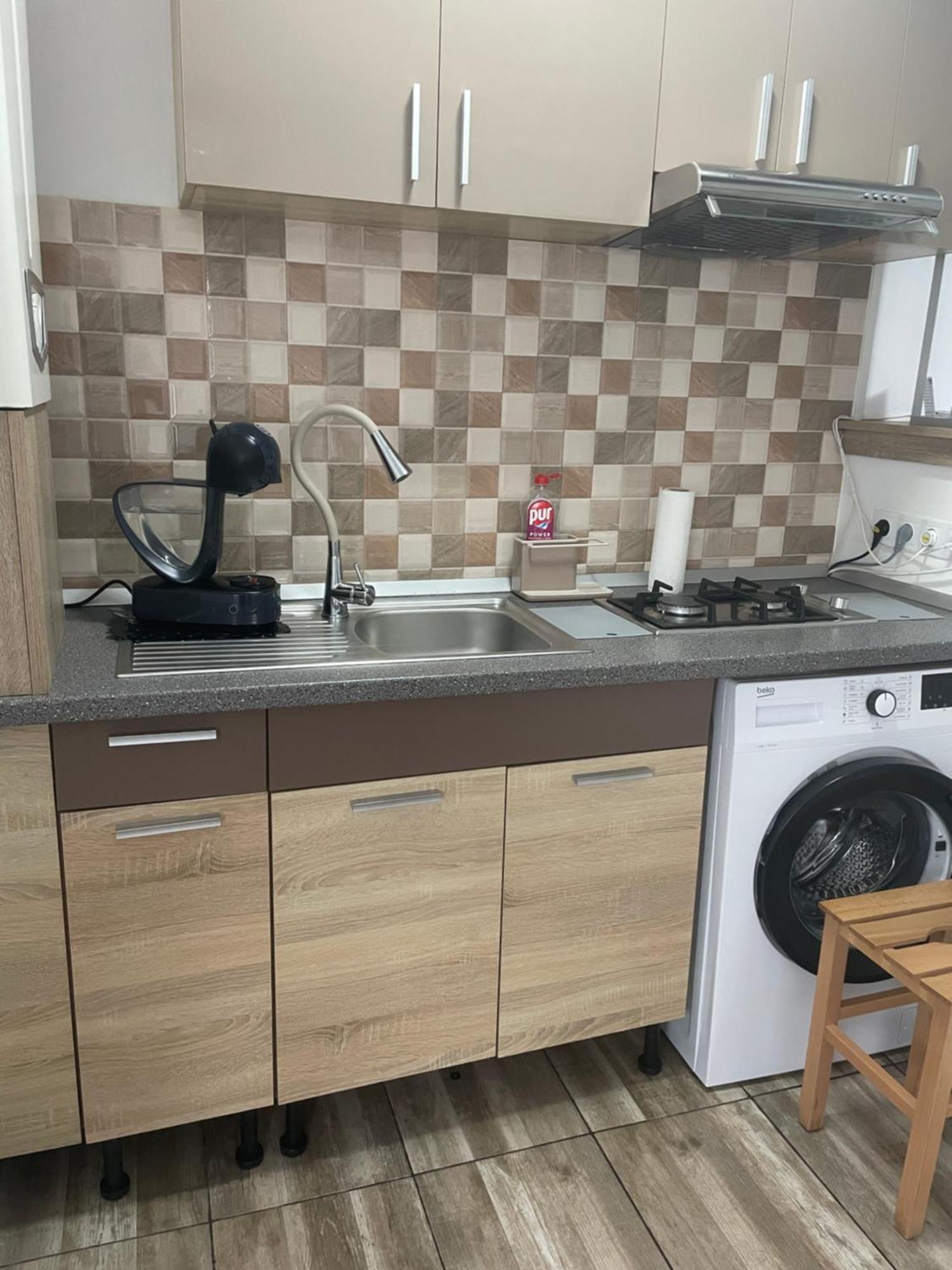 Central Studio Lcs Hunedoara Exteriör bild